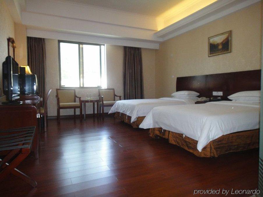 Vienna Hotel Shenzhen Yinhu Bus Station Room photo