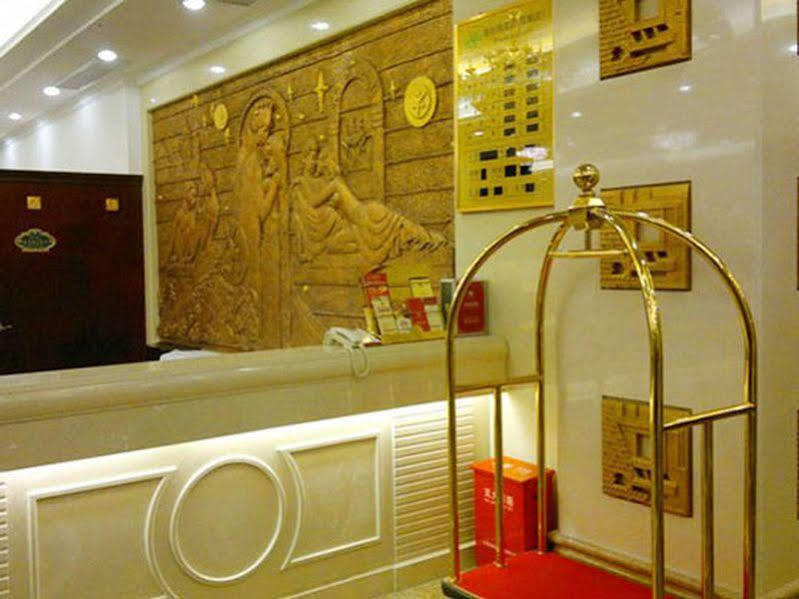 Vienna Hotel Shenzhen Yinhu Bus Station Exterior photo